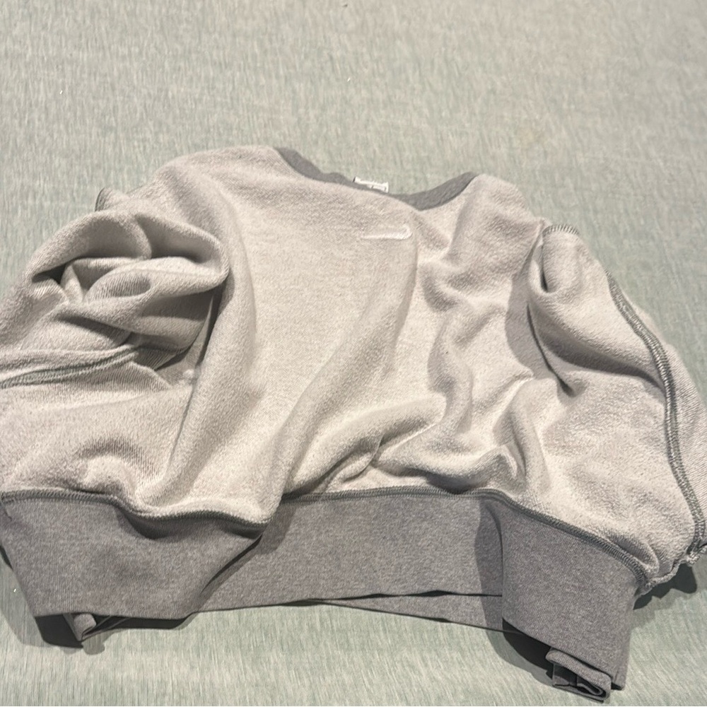 Nike Women's Gray Sweatshirt - Picture 14 of 15